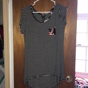 Rue 21, long tshirt, size L